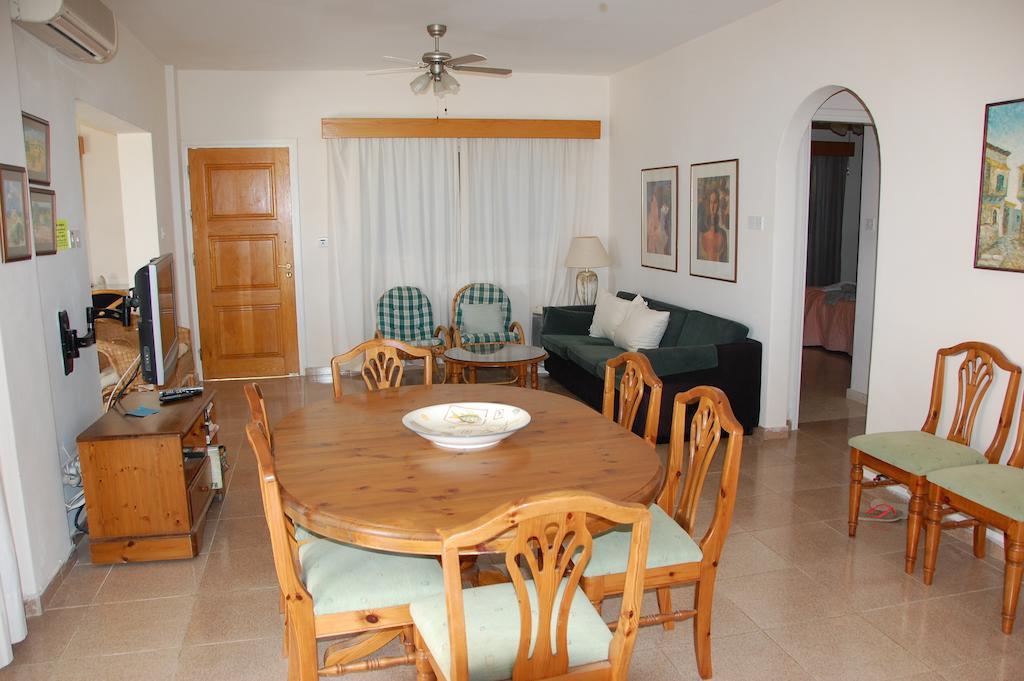 Villa Chrysanthia Polis Kamer foto
