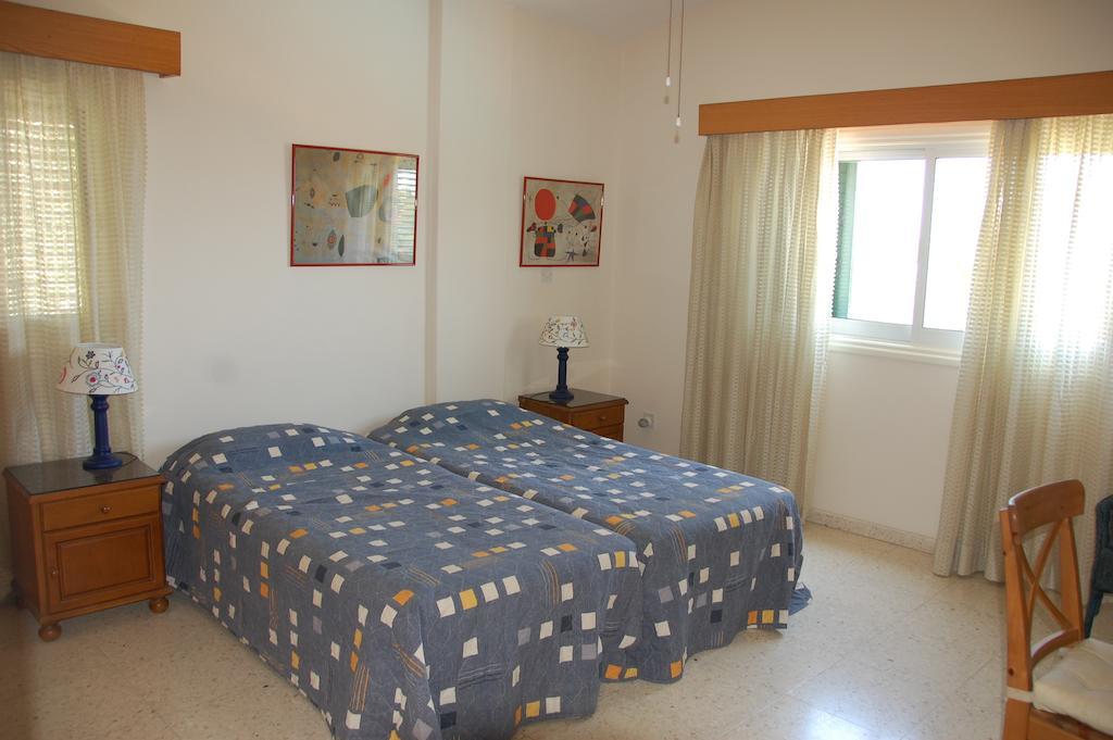 Villa Chrysanthia Polis Kamer foto