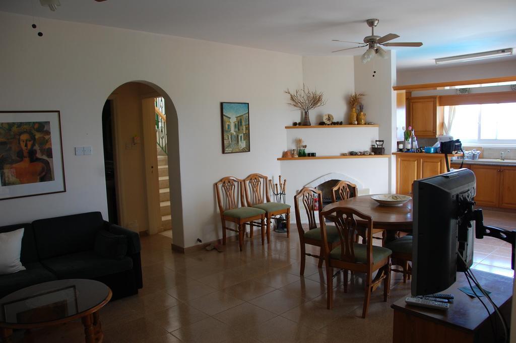 Villa Chrysanthia Polis Kamer foto