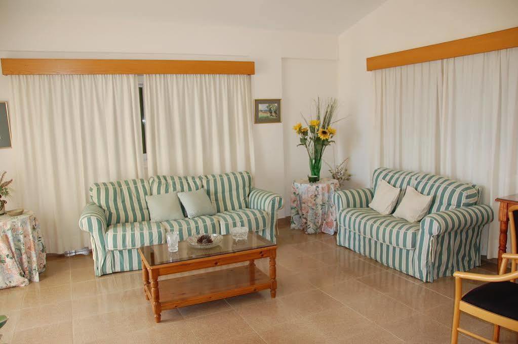 Villa Chrysanthia Polis Buitenkant foto
